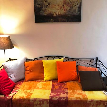 80кв.м 3, 1 баня Апартамент
 в Exarchia Атина Екстериор снимка
